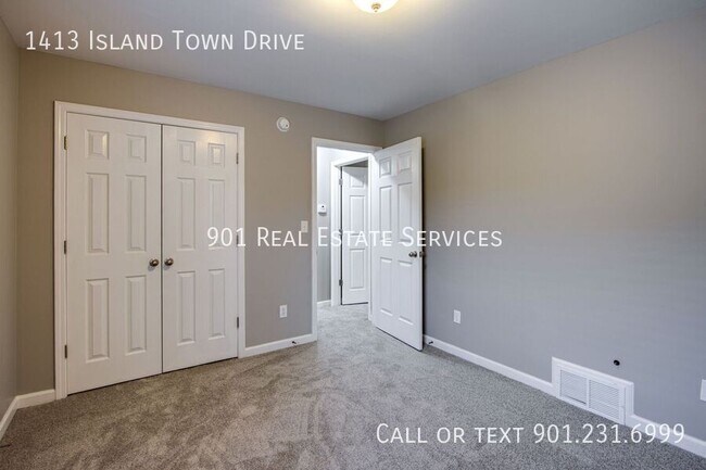 Building Photo - 1413 Island Town Dr