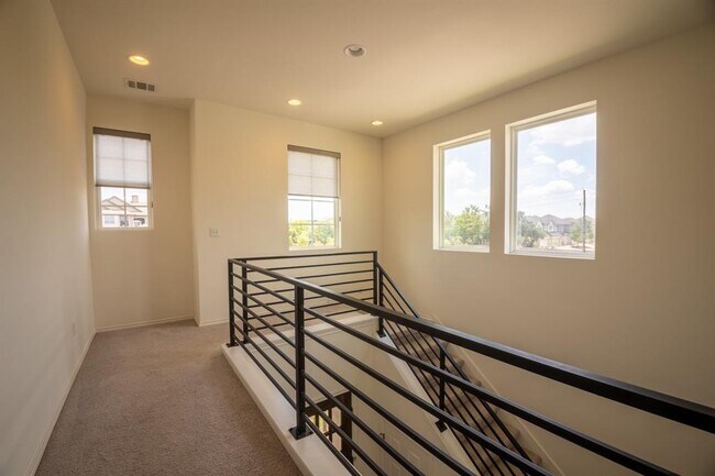 Building Photo - 13500 Feldspar Dr