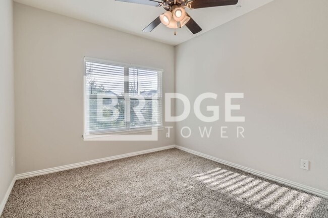 Building Photo - 1316 Lakecrest Ln