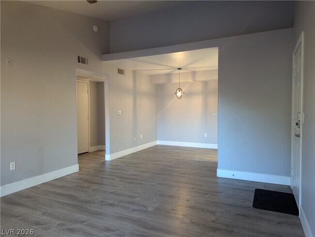 Building Photo - 555 E Silverado Ranch Blvd