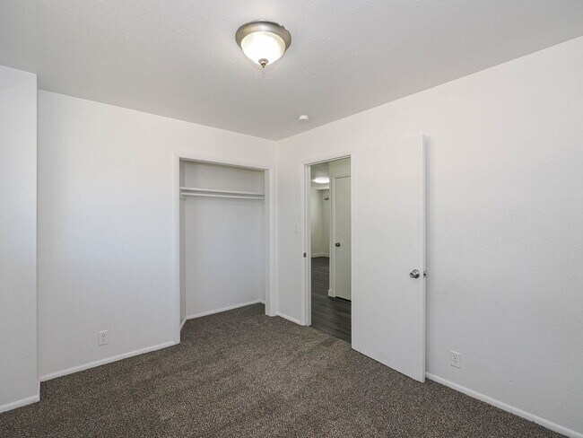 Building Photo - RES_CARMEL INSTITUTE LLC_650