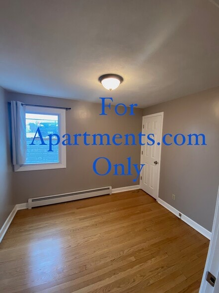 Building Photo - 105 Hunt Ave