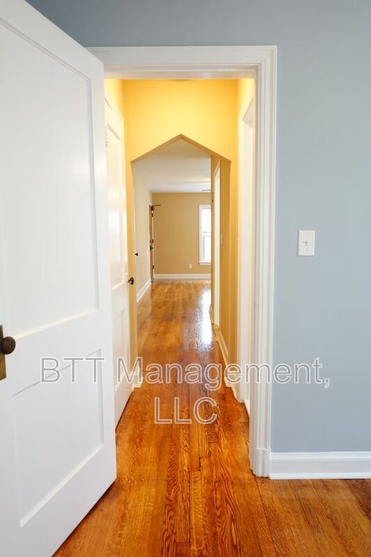 Building Photo - 8406 Greenwood Ave