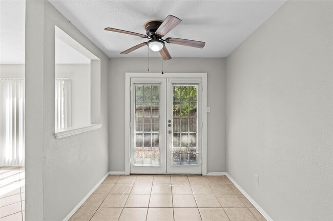 Building Photo - 2202 16th Ave N