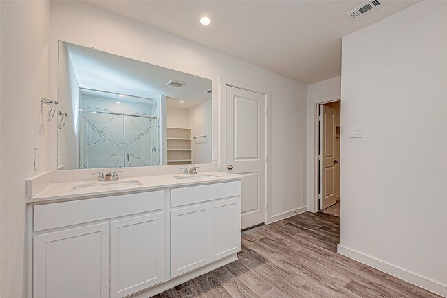 Building Photo - 6108 Artwood Fls Dr