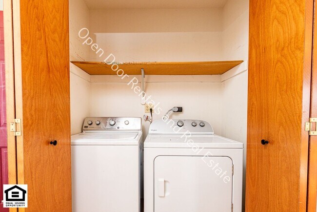 Building Photo - 1514/1516 Fieldstone Dr.