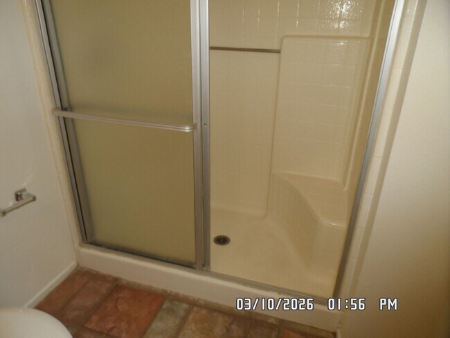 Building Photo - 3 Bedrooms, 1.75 Bathrooms, Approx. 1542 sq. ft., 2 Car Garage, Covered Patio, Large Fenced Corne...