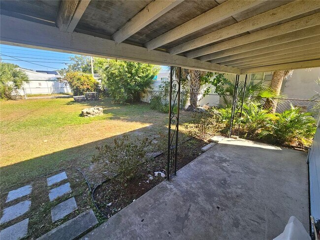 Building Photo - 511 46th Ave N