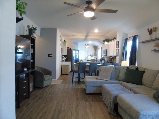Building Photo - 308 Majestic Cedar Ct