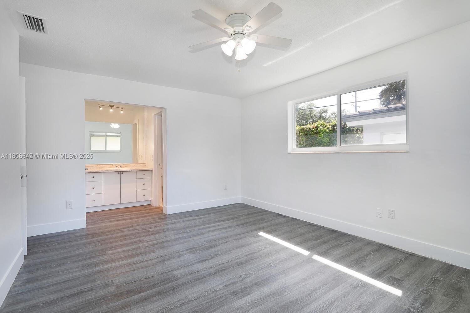 Building Photo - 900 Benevento Ave