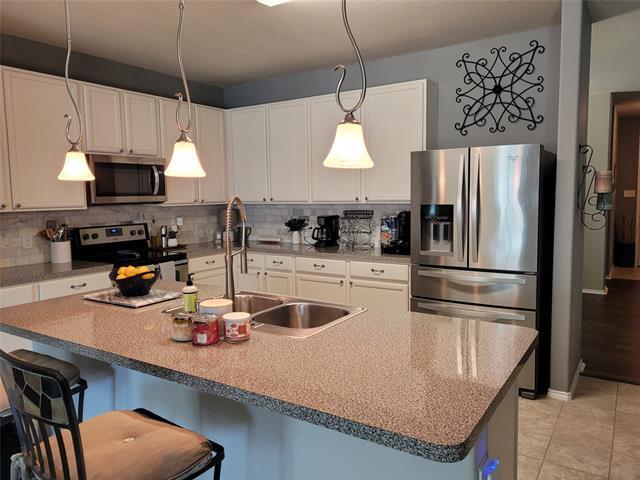 Building Photo - 9168 Blackstone Dr