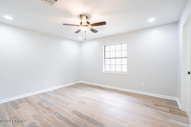 Building Photo - 213 Presbytere Pkwy