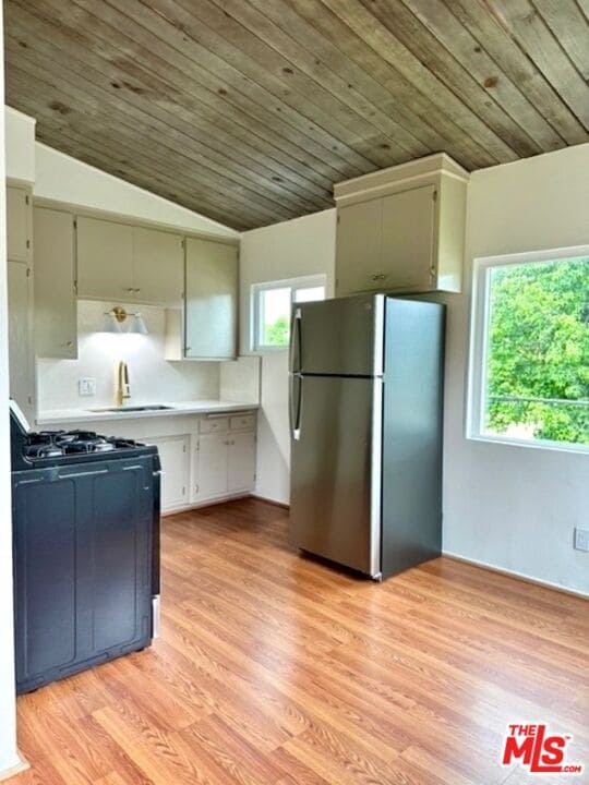 Building Photo - 2215 Orange Grove Ave