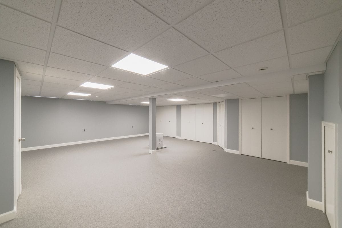 Building Photo - 1587 3 Lakes Dr