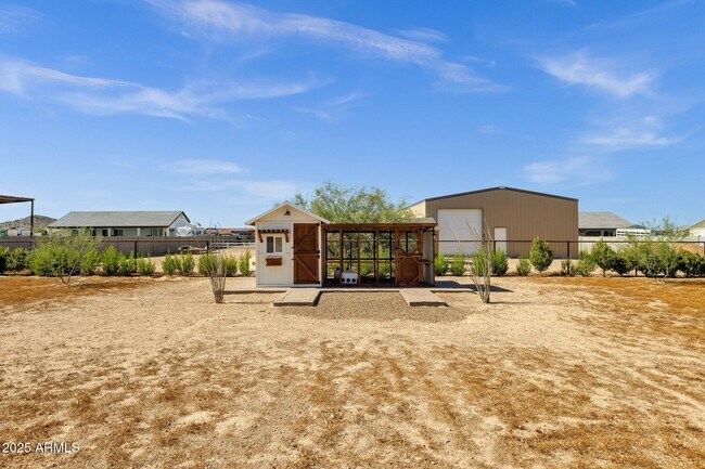 Building Photo - 856 W Quail Cir