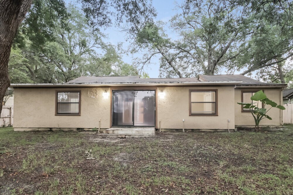 Building Photo - 978 Windsong Cir