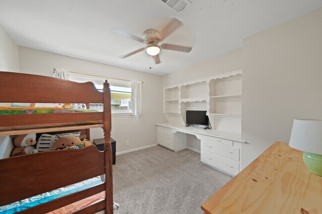 Building Photo - 5411 Meadow Creek Ln