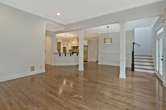 Building Photo - Stunning 4BE/3.5BA home in the very desirable neighborhood, Westhaven!