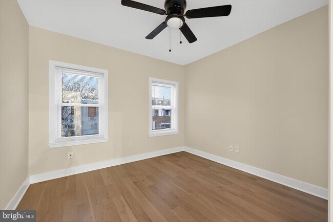 Building Photo - 3236 Mercer St