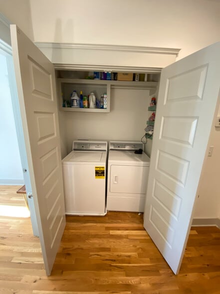 Building Photo - 204 Burns Ave