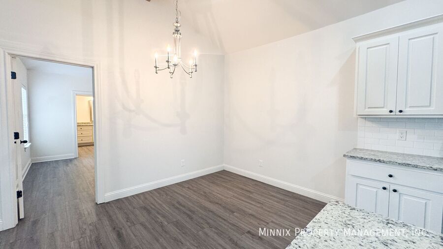 Building Photo - 2009 102nd St