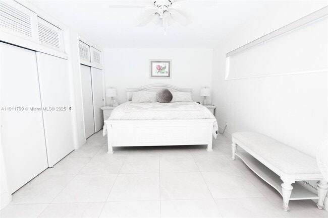 Building Photo - 220 Buttonwood Dr