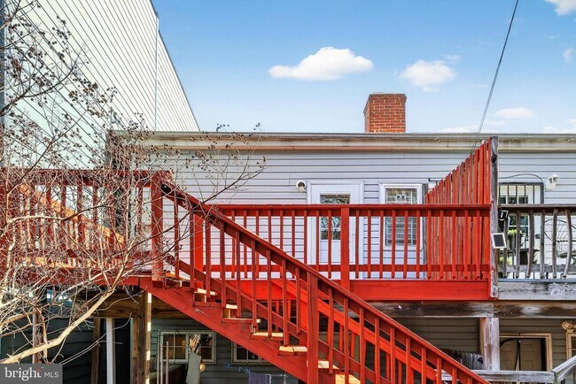 Building Photo - 1227 Meigs Pl NE