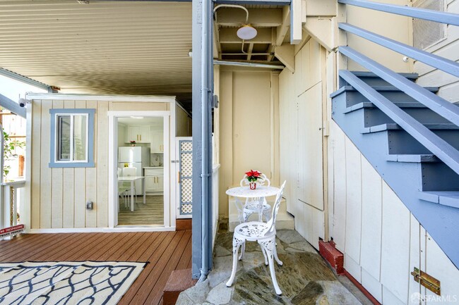 Building Photo - 2371 30th Ave