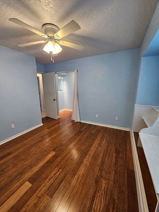 Building Photo - (2) Bed/(2) Bath with Storm Shelter Avail ...