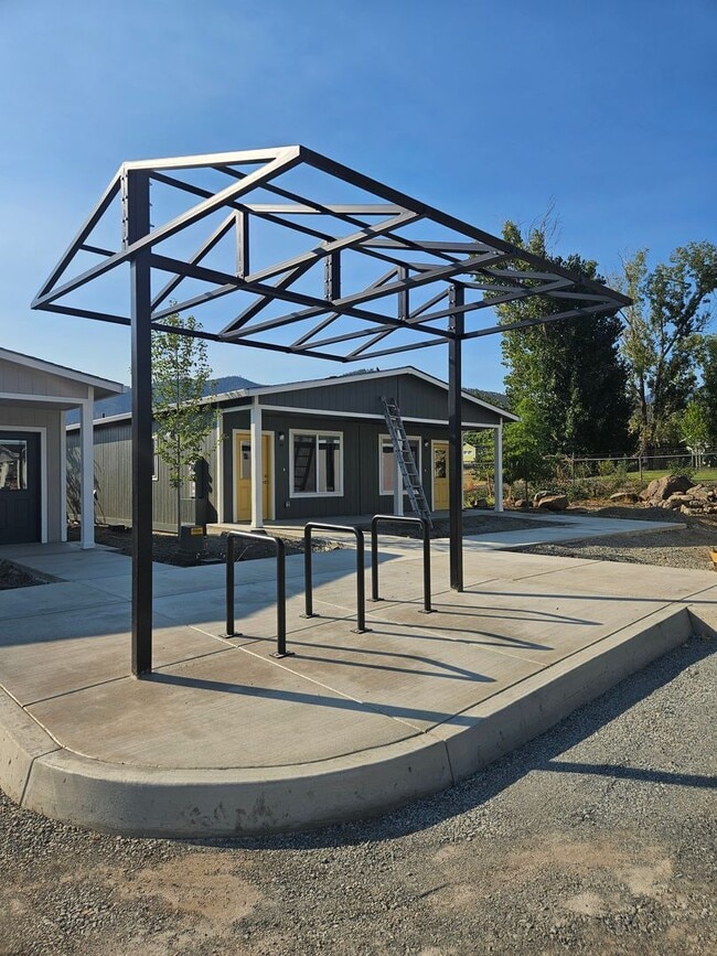 Building Photo - 2508001