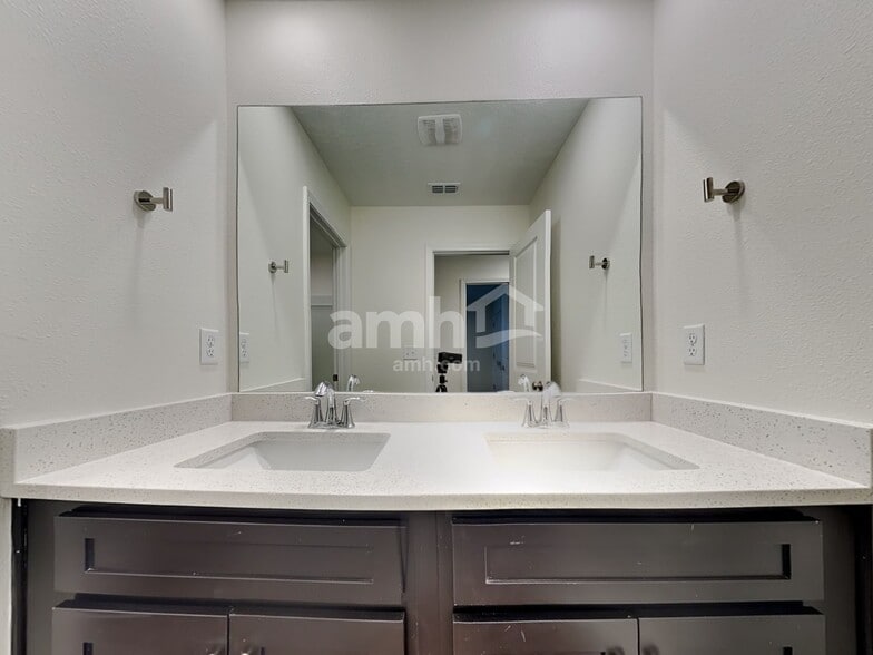 Building Photo - 151 Elcano Ln