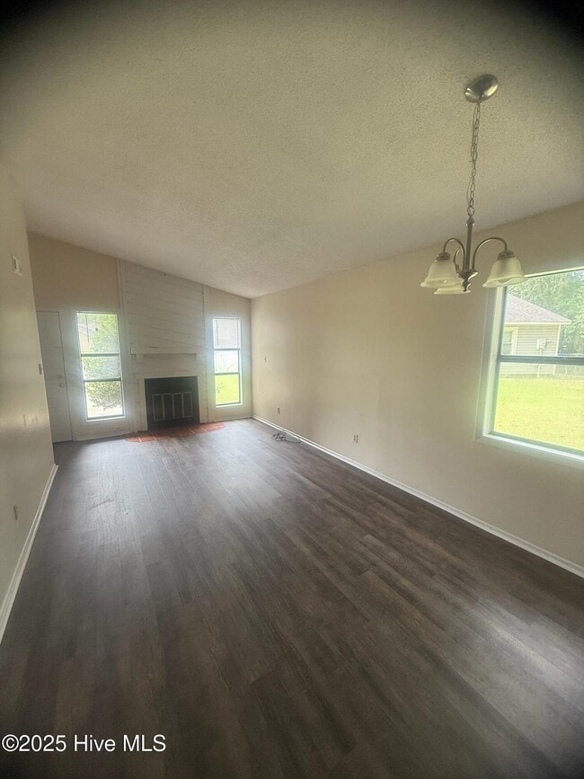Building Photo - 137 Twinwood Dr