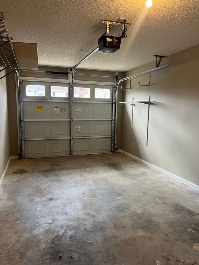Building Photo - 114 Commons Dr