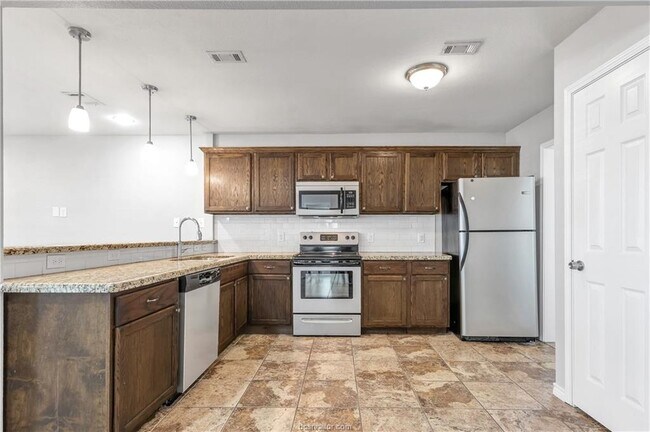 Building Photo - 108 Gilchrist Ave