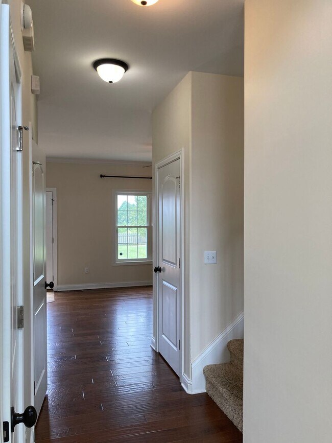 Building Photo - 108 Carriage Hills Ln