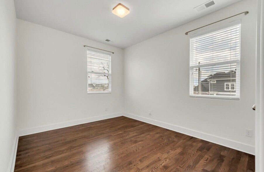 Building Photo - 1603 9th Ave N