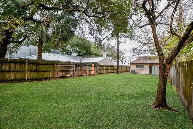 Building Photo - 5814 Fairdale Ln