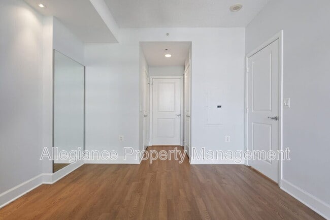 Building Photo - 3600 S Glebe Rd