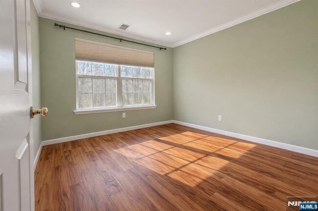 Building Photo - 1120 Hyde Park Ct