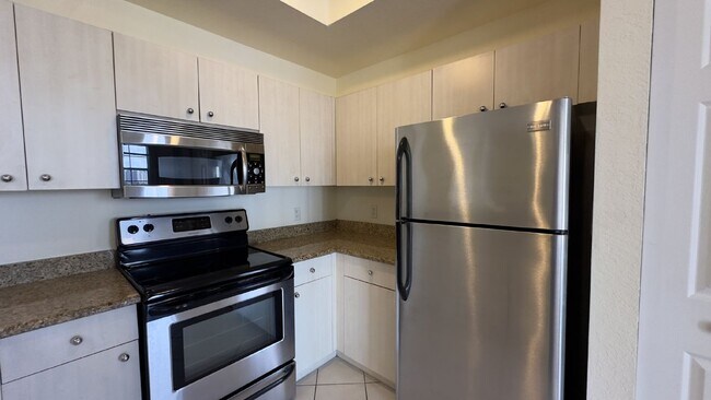 Building Photo - 1801 N Flagler Dr