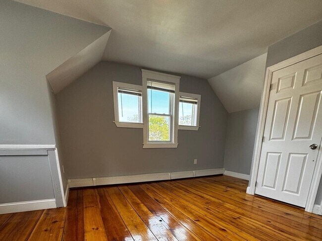 Building Photo - 95 Farnham St