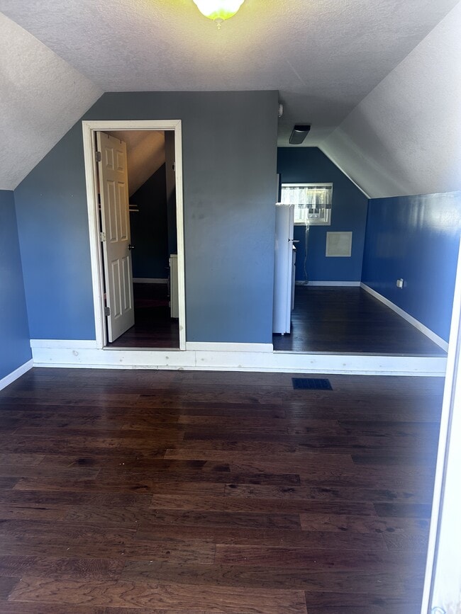 Building Photo - 103 E State Blvd