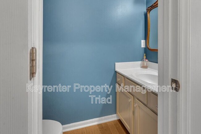 Building Photo - 3391 Valley Crossing Dr