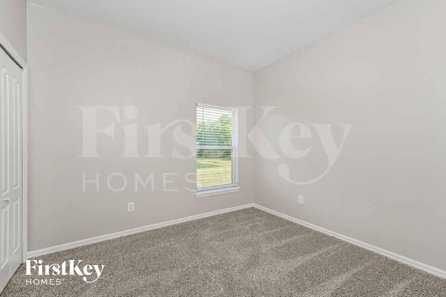 Building Photo - 200 Cabana View Way