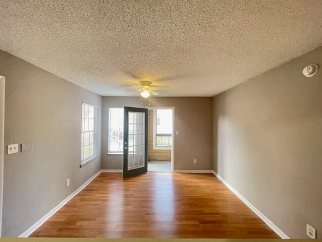 Building Photo - First Floor 1 Bedroom Condo In Orlando Area!