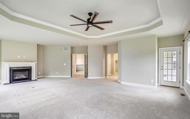 Building Photo - 14673 Falconaire Pl