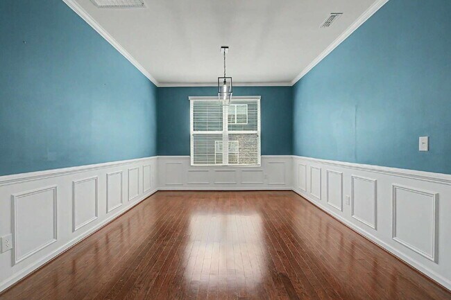 Building Photo - 5-Bedroom Home w/ Fenced-in BackYard in Knightdale