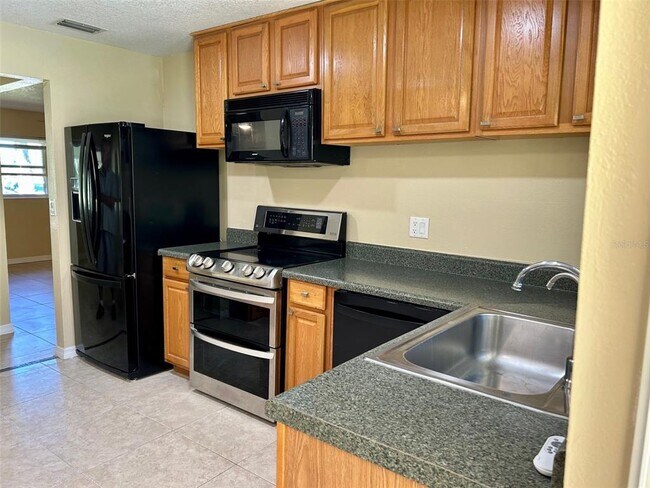 Building Photo - 1567 Brooks Ln