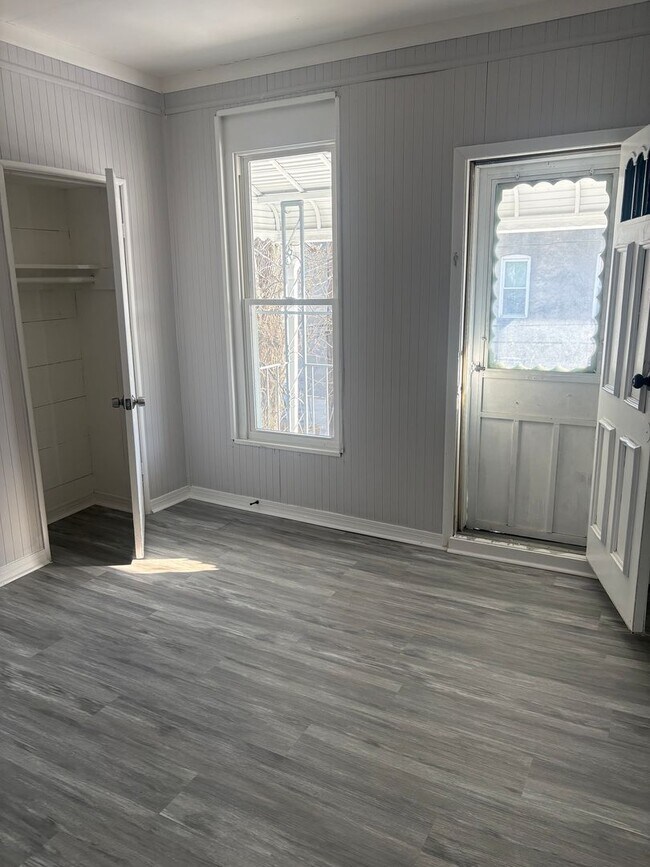 Building Photo - Available Now – Spacious 3-Bedroom Townhome in Baltimore City