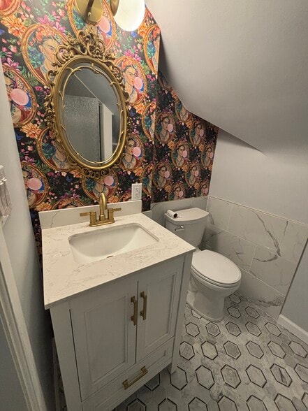 Building Photo - 3327 Alpine Dr